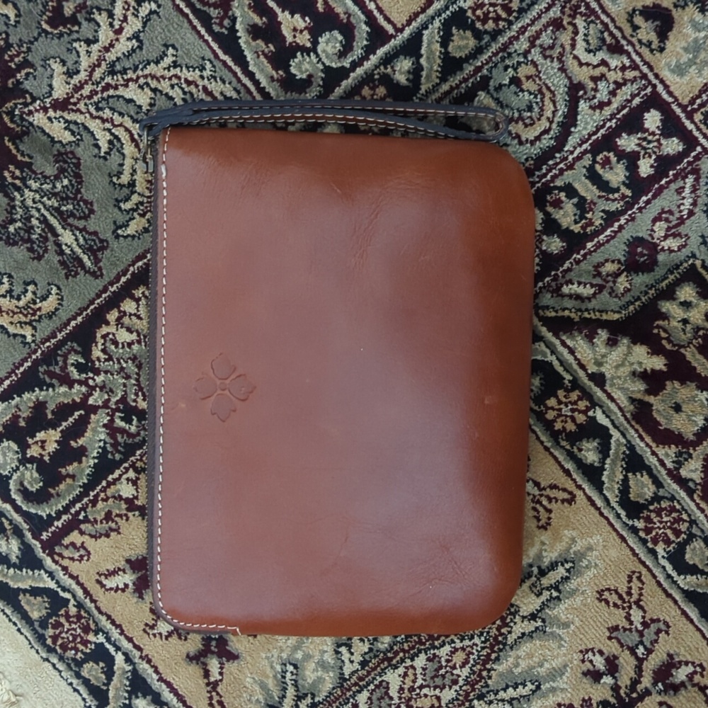 Patricia Nash 100% Genuine Leather Wristlet